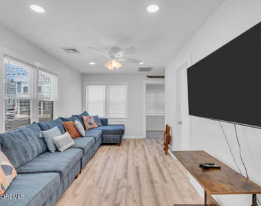 115 Dupont Avenue - Photo Thumbnail 13