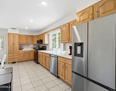 704 Dow Avenue - Photo Thumbnail 8