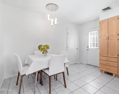 704 Dow Avenue - Photo Thumbnail 9