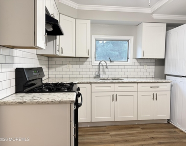 77 Union Avenue - Photo Thumbnail 3