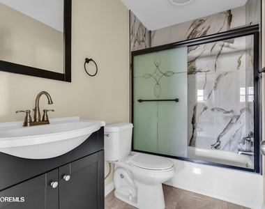 512 Lakehurst Road - Photo Thumbnail 5