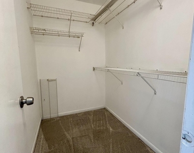 302 Center Street - Photo Thumbnail 15