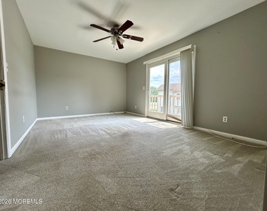 302 Center Street - Photo Thumbnail 13