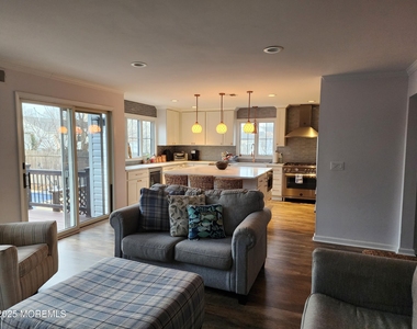 416 Blodgett Avenue - Photo Thumbnail 13