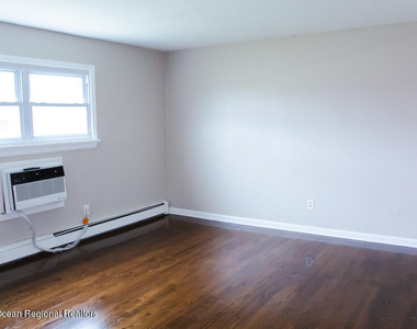 65 Steiner Avenue - Photo Thumbnail 5