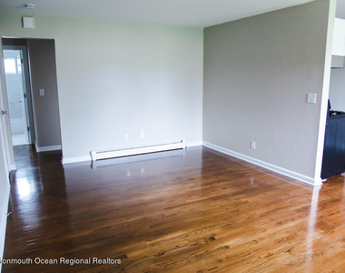 65 Steiner Avenue - Photo Thumbnail 2