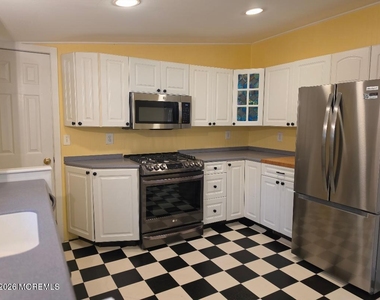 35 Academy Street - Photo Thumbnail 12