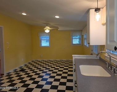 35 Academy Street - Photo Thumbnail 14