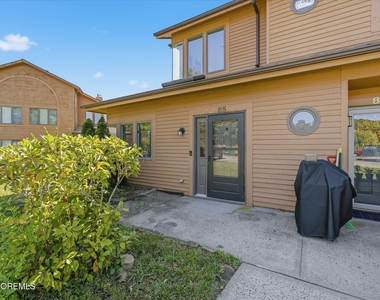 85 Brandywine Court - Photo Thumbnail 3