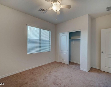 4582 W Crescent Road - Photo Thumbnail 9