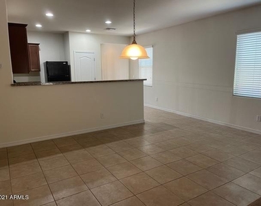 4582 W Crescent Road - Photo Thumbnail 4