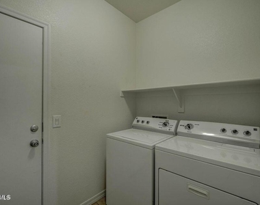 4582 W Crescent Road - Photo Thumbnail 14