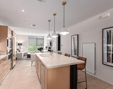 4737 N Scottsdale Road - Photo Thumbnail 1