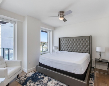 4422 N 75th Street - Photo Thumbnail 6