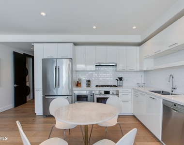 4422 N 75th Street - Photo Thumbnail 3