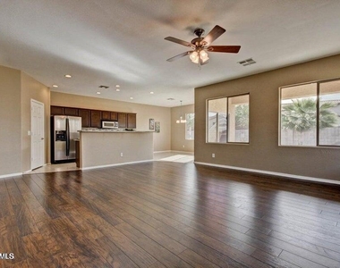 3860 S Ashley Drive - Photo Thumbnail 9