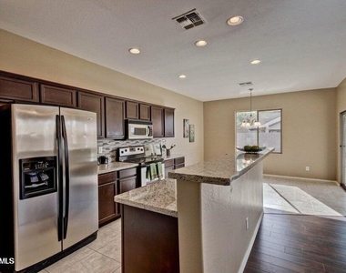 3860 S Ashley Drive - Photo Thumbnail 2