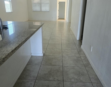 2421 S 103rd Drive S - Photo Thumbnail 6