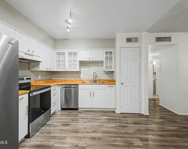 830 S Dobson Road - Photo Thumbnail 10