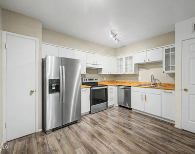830 S Dobson Road - Photo Thumbnail 8