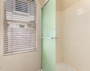 6804 W Lone Cactus Drive - Photo Thumbnail 37
