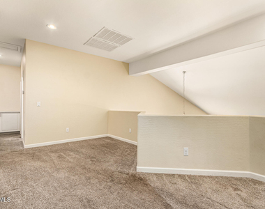 6804 W Lone Cactus Drive - Photo Thumbnail 21