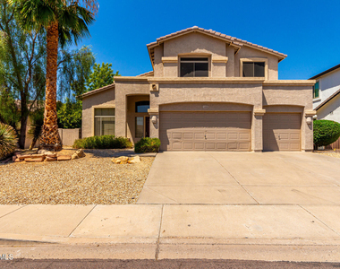 6804 W Lone Cactus Drive - Photo Thumbnail 4