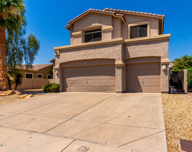6804 W Lone Cactus Drive - Photo Thumbnail 3