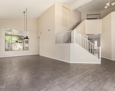 6804 W Lone Cactus Drive - Photo Thumbnail 9