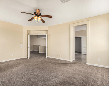 6804 W Lone Cactus Drive - Photo Thumbnail 18