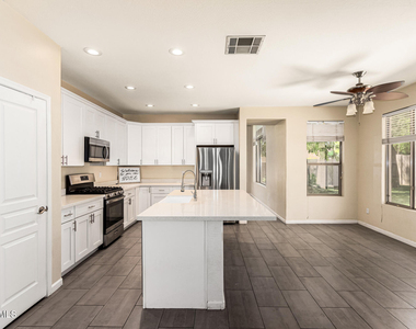 6804 W Lone Cactus Drive - Photo Thumbnail 24