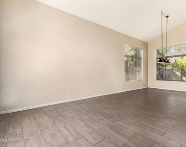 6804 W Lone Cactus Drive - Photo Thumbnail 8