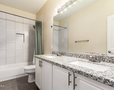 6804 W Lone Cactus Drive - Photo Thumbnail 34