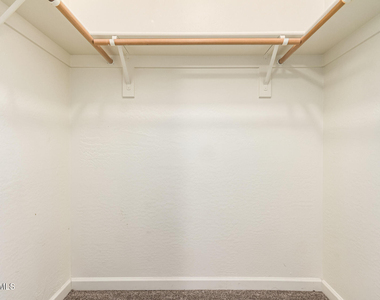 6804 W Lone Cactus Drive - Photo Thumbnail 33