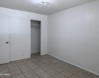 200 W Hill Drive - Photo Thumbnail 4