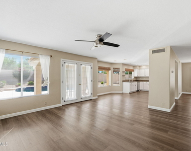 30405 N 42nd Street - Photo Thumbnail 12