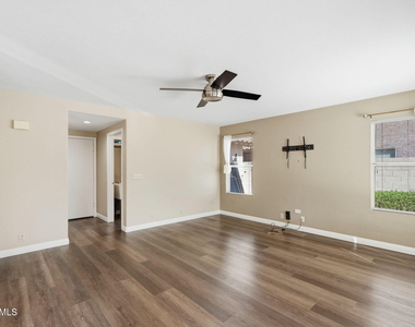 30405 N 42nd Street - Photo Thumbnail 8
