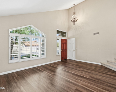 30405 N 42nd Street - Photo Thumbnail 4