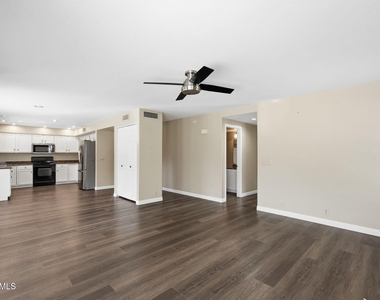 30405 N 42nd Street - Photo Thumbnail 11