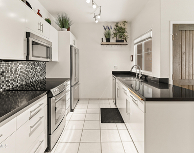 11333 N 92nd Street - Photo Thumbnail 3