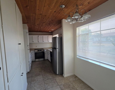 3207 E Medlock Drive - Photo Thumbnail 1