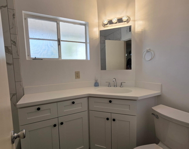 3207 E Medlock Drive - Photo Thumbnail 3