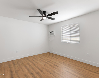 2045 S Hammond Drive - Photo Thumbnail 11
