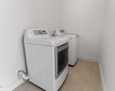 2045 S Hammond Drive - Photo Thumbnail 14