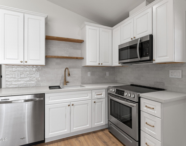 2045 S Hammond Drive - Photo Thumbnail 6
