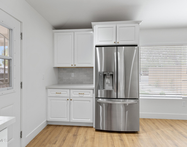 2045 S Hammond Drive - Photo Thumbnail 5