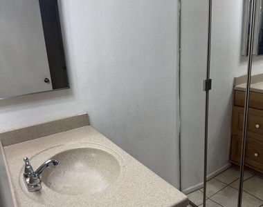 461 W Holmes Avenue - Photo Thumbnail 5