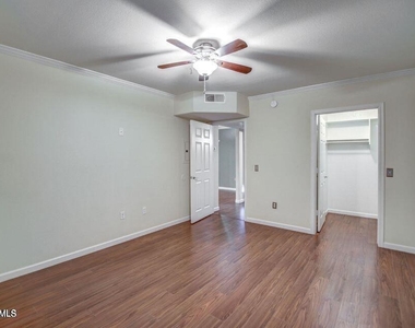 1295 N Ash Street - Photo Thumbnail 4