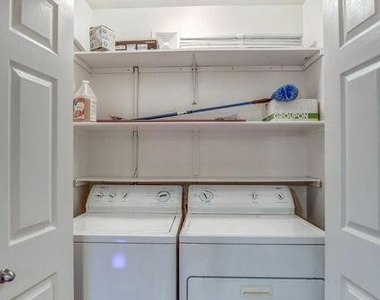 1295 N Ash Street - Photo Thumbnail 3