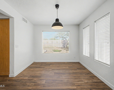 28433 N 47th Street - Photo Thumbnail 7